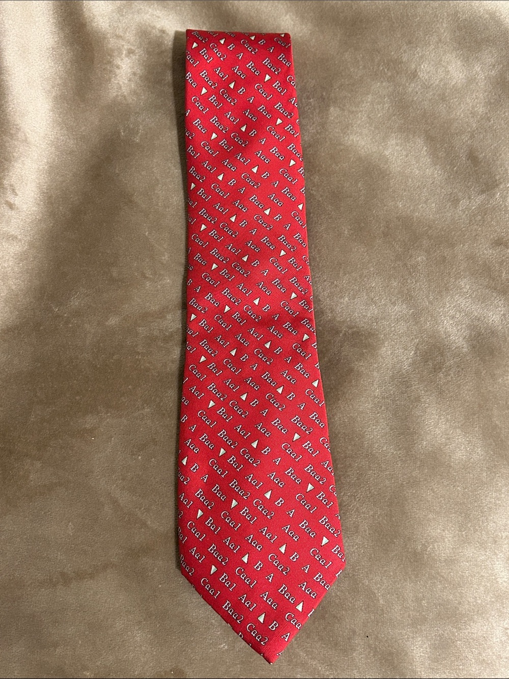 Vineyard Vines silk red geometry patterned tie